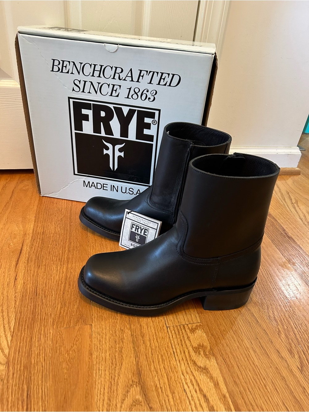 FRYE Campus Plain Toe Men's Black Leather Side Zip Boots New in Box